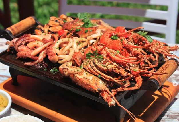 Manoa Beach Club - Photo 3